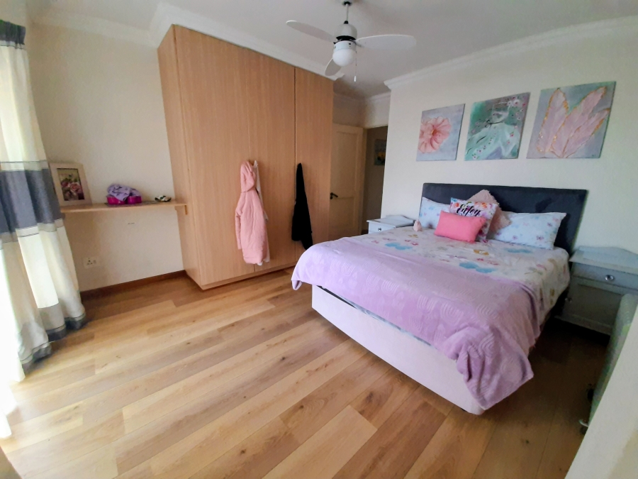 6 Bedroom Property for Sale in Kosmos North West